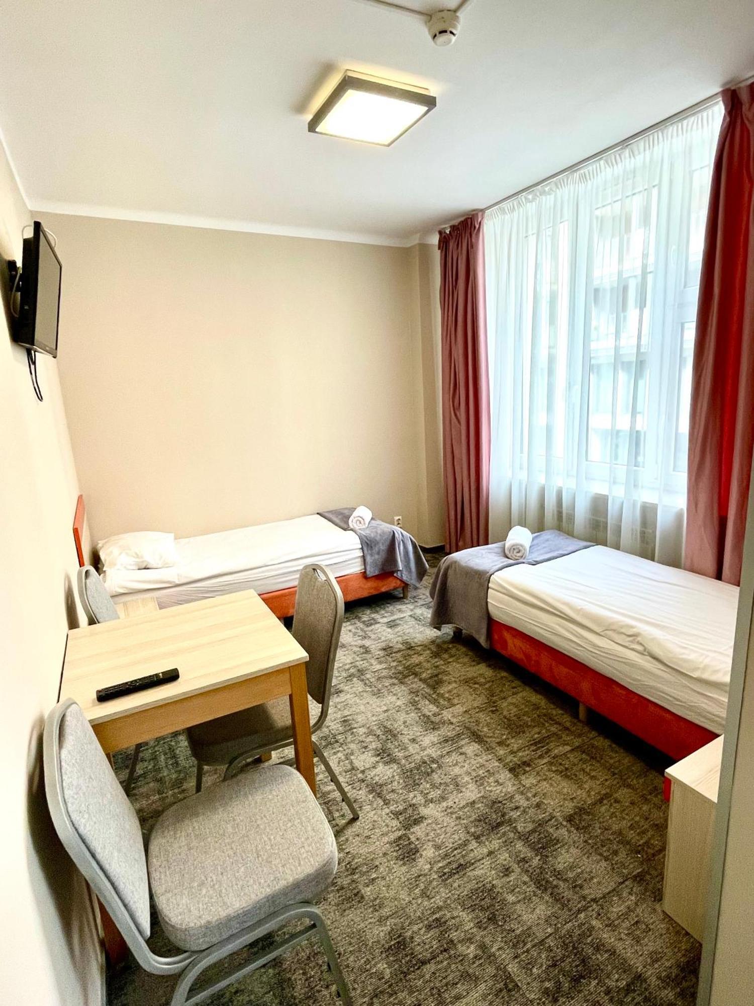 Emka Hostel Warsaw Exterior photo